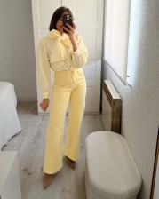 Pantalón amarillo