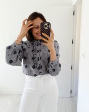 Blusa bordada marino oscuro