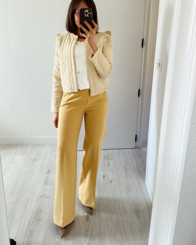 Pantalón amarillo