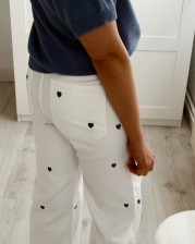 Pantalón corazones bordados azules